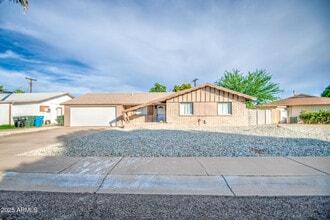 Building Photo - 7217 N 36th Ln