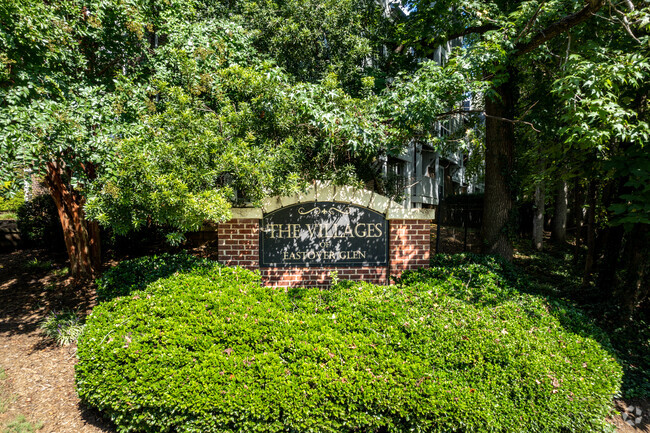 Building Photo - Villages of Eastover Glen