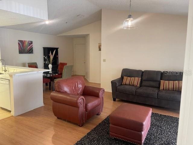 Foto del edificio - 4017 Crockers Lake Blvd