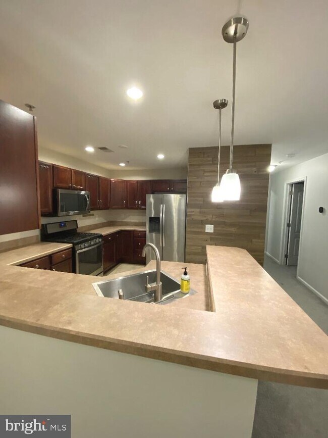 Foto del edificio - 24 Highbridge Ln