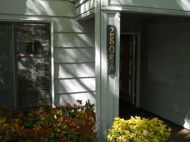 Building Photo - Condo For Rent in Modesto