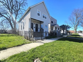 Building Photo - 12026 S Union Ave