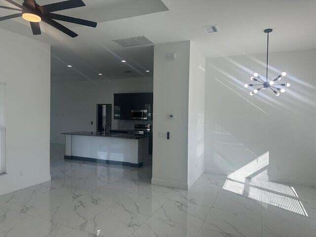Foto del edificio - 1726 SW California Blvd