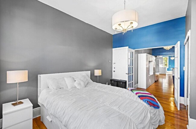 Foto del edificio - 244 Webster Ave