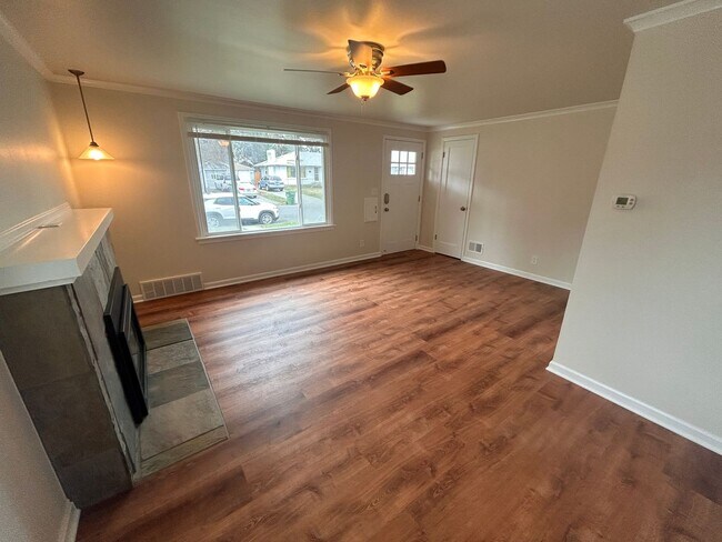 Foto del edificio - Beautiful 3 Bed, 2 Bath House Near Manito Park on South Hill!