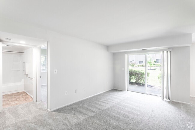 1 BR, 1 BA - 704 SF - West Woods Apartments