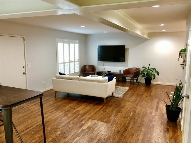 Foto del edificio - 4122 Travis St