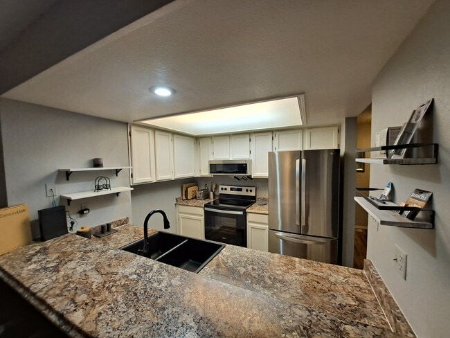 Foto del edificio - 1241 Firefly Cir