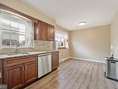 Foto del edificio - 4608 Ashburner St