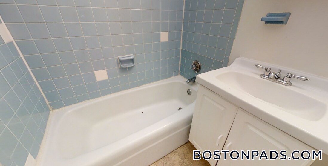 Building Photo - 66 Homer Ave