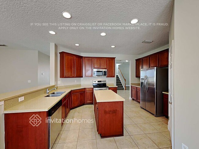 Foto del edificio - 708 Spruce Pine Ln