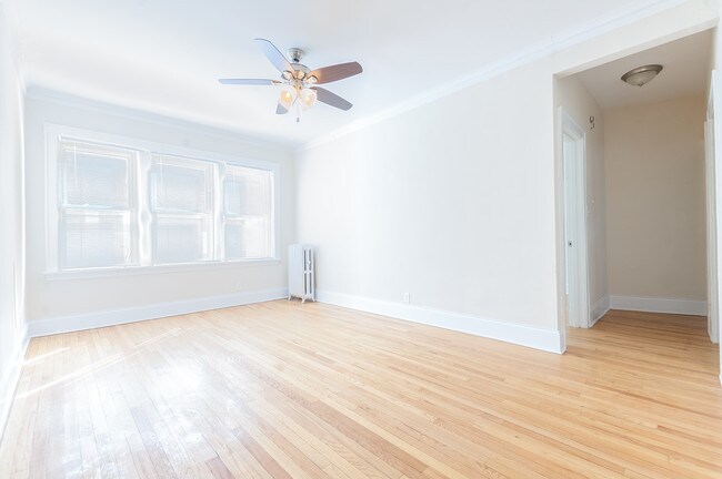Foto del edificio - 4821 N Springfield Ave