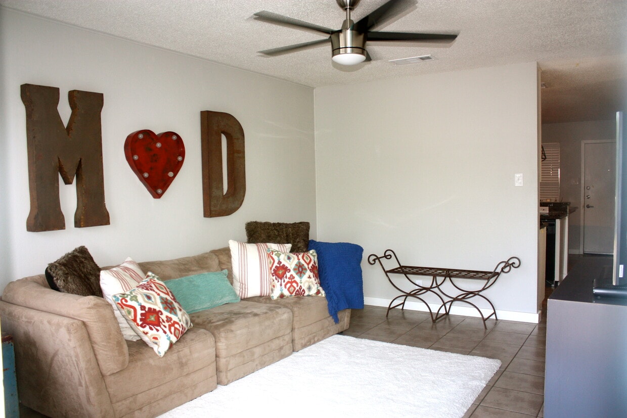 Foto principal - 3408 Dolphin Dr