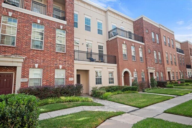 Foto del edificio - Welcome Home to the Heart of Addison!