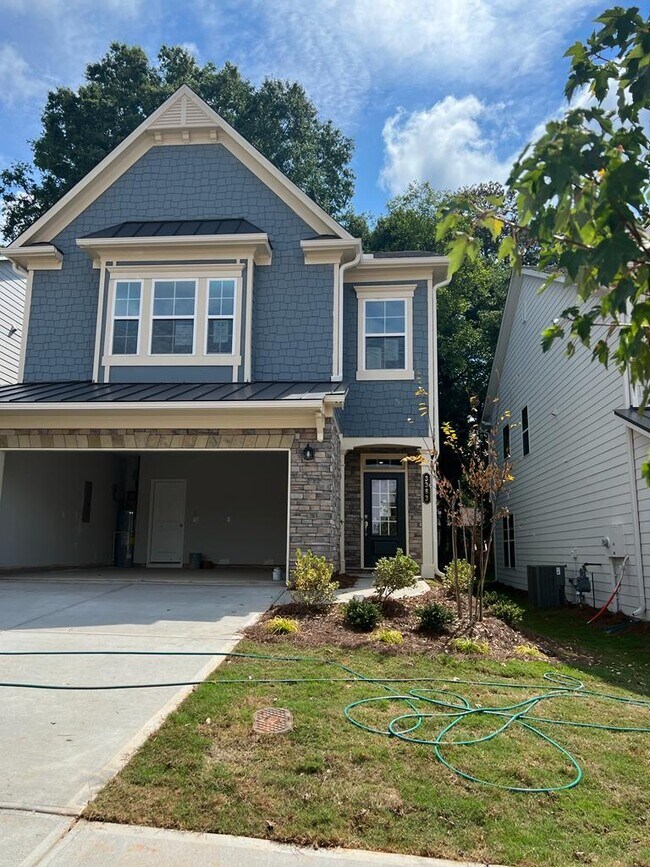 Side view - 3383 Park Pointe Cir