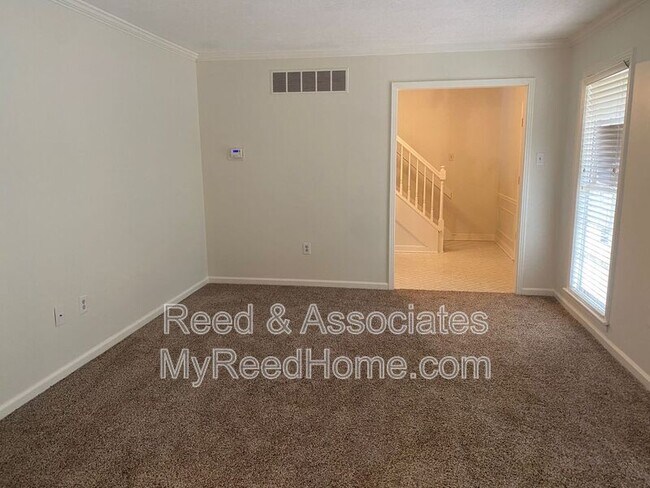 Foto del edificio - 8403 Pine Valley Ln
