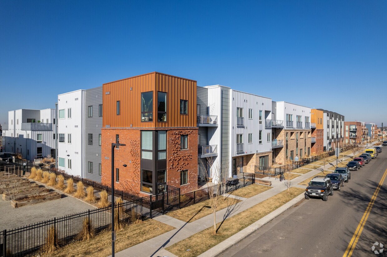 Foto principal - 2550-2590 Lawrence St
