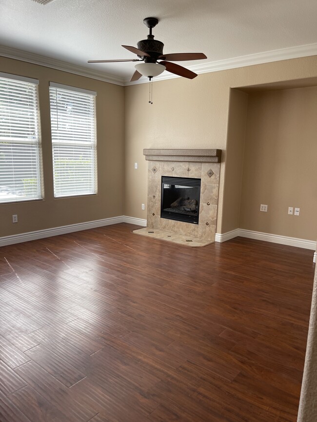 Building Photo - 1370 Oregon Creek Way