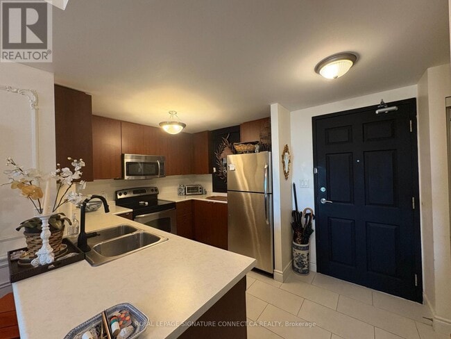 Building Photo - 650 Mt Pleasant Rd