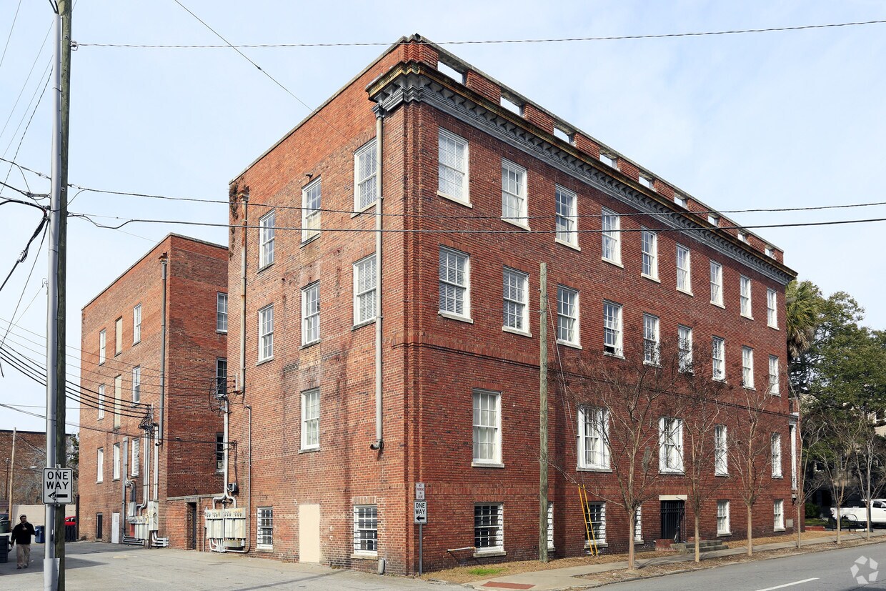 Foto principal - 105 W Oglethorpe Ave