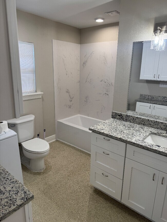 Foto del edificio - 6655 Hwy 11 N