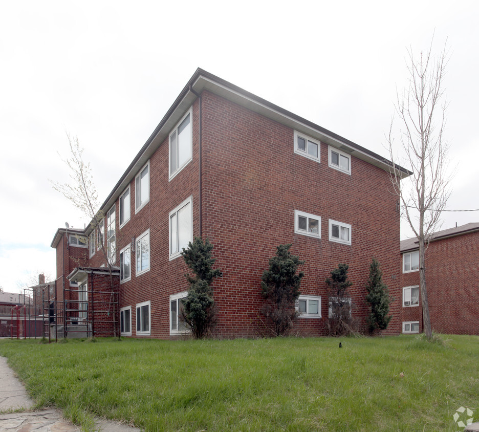 Building Photo - 2251 Jane St