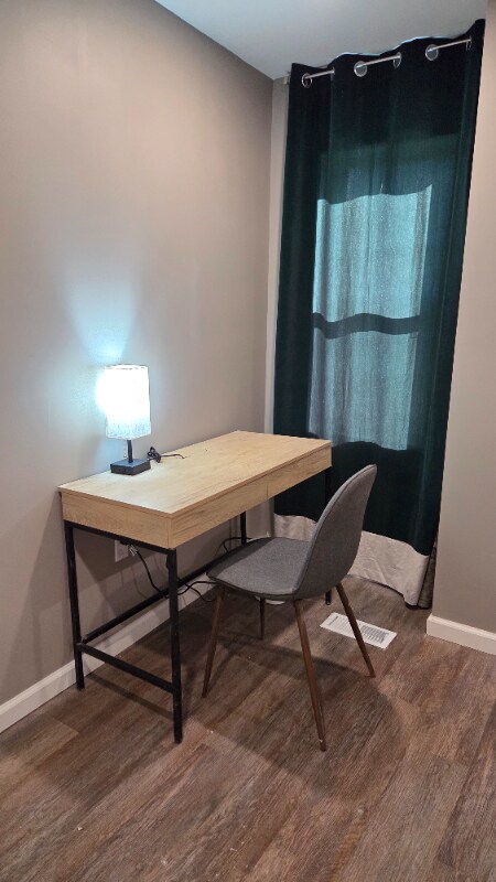 Foto del edificio - 1421 S Carey St