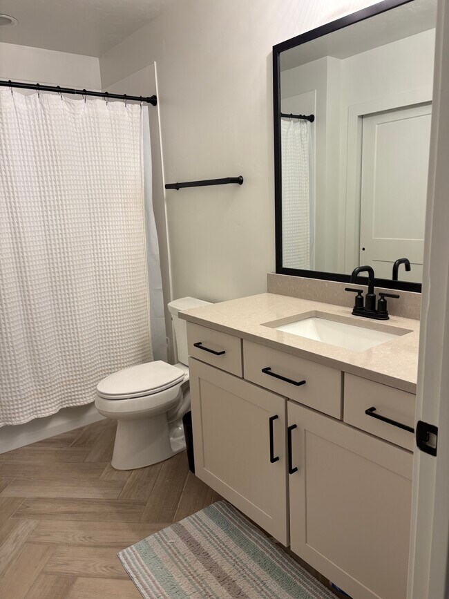 Baño 1 - 6619 Mountain Alder Way