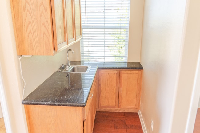 Building Photo - 329 Kiawah River Dr