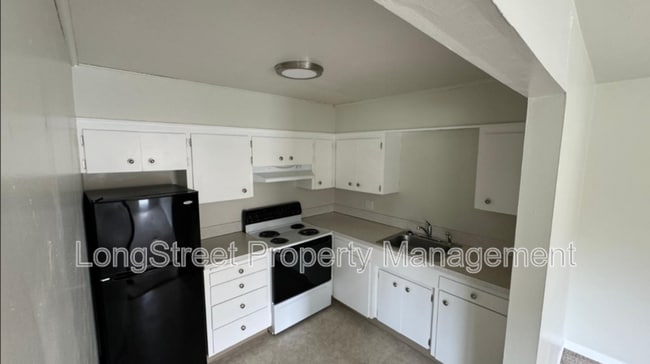 Building Photo - 355 SW 10th St