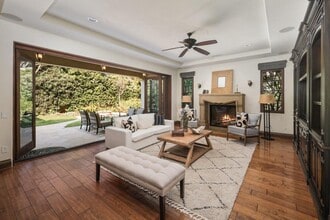 Building Photo - 267 Elderberry Dr