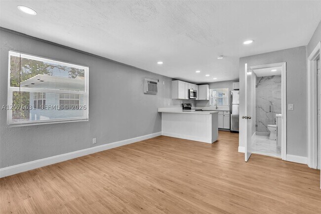 Foto del edificio - 163 NW 40th St