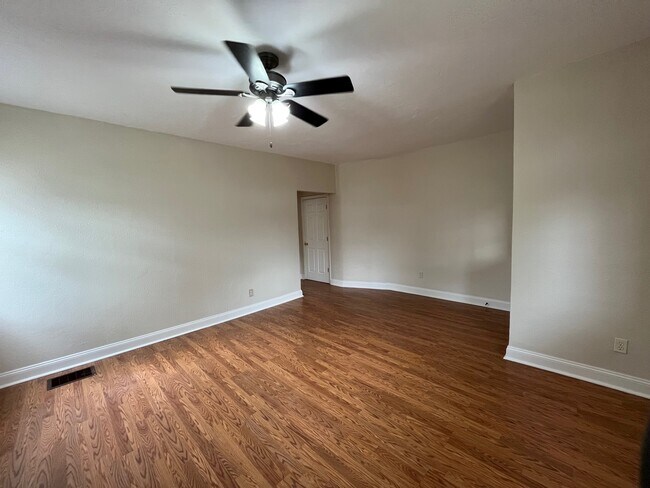 Foto del edificio - 6846 Thomas Blvd