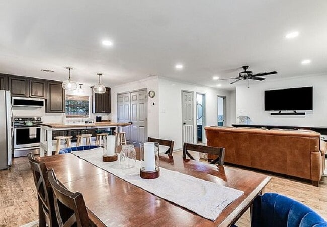 Foto del edificio - 1010 Solomon St