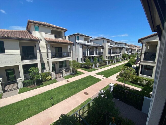 Foto del edificio - 4818 NW 83rd Path