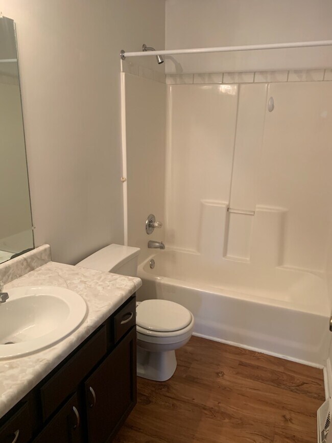 Building Photo - 303 Remington Ct
