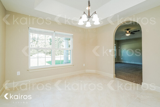 Foto del edificio - 530 Marion Oaks Ln