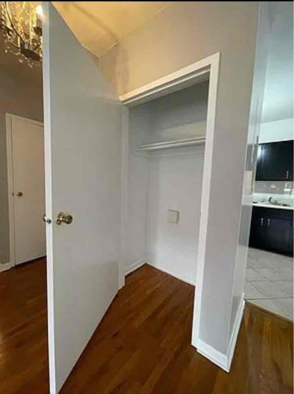 Building Photo - 733 E 147th St