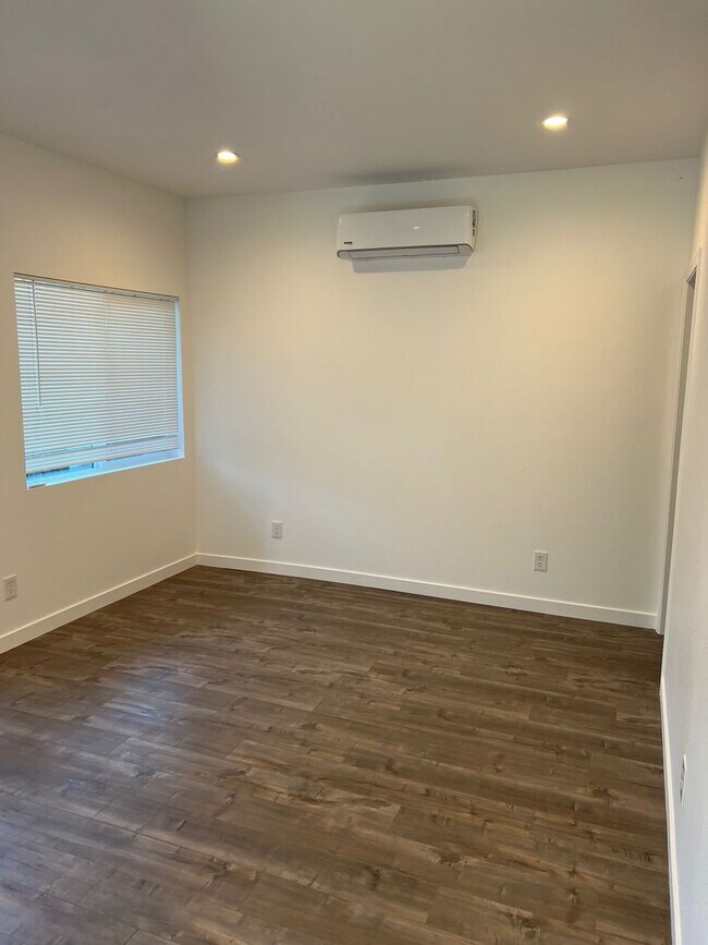 Foto del edificio - 456 N Batavia St.