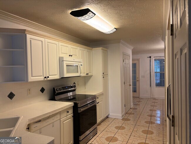 Foto del edificio - 12 Intown Pl