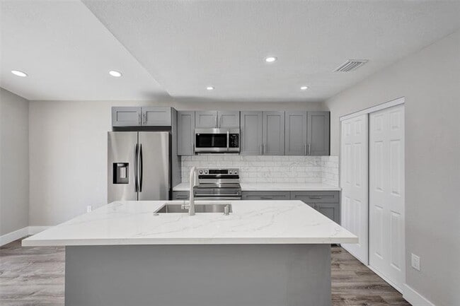 Foto del edificio - 2614 W 65th St