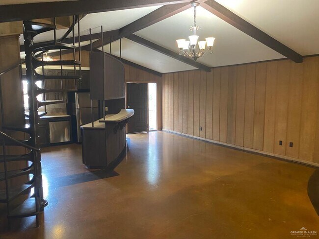 Building Photo - 714 McKee Dr