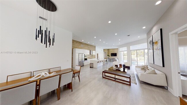Foto del edificio - 3050 Lakewood Dr