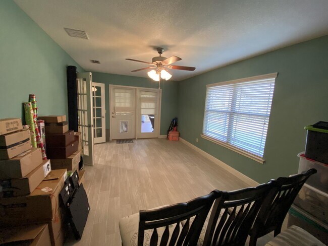 Foto del edificio - 2722 Lakes Edge Ln