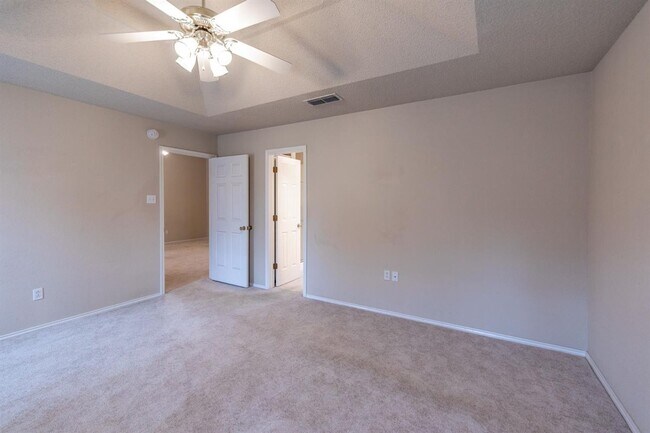 Building Photo - Beautiful Home In South Lubbock! Available...