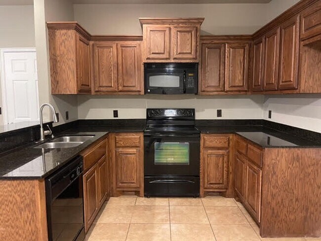 Building Photo - Updated Duplex - Yukon Schools - Close to ...