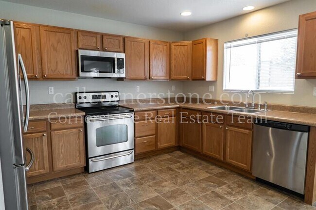 Foto del edificio - 2528 Sierra Springs Dr