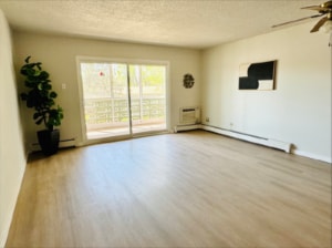 Oversized living room. - 755 S Alton Way