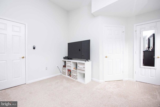 Building Photo - 2036 Pieris Ct