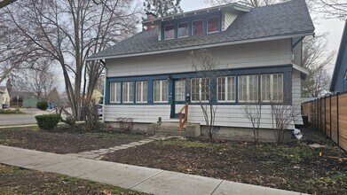 Building Photo - 2301 W Regan Ave